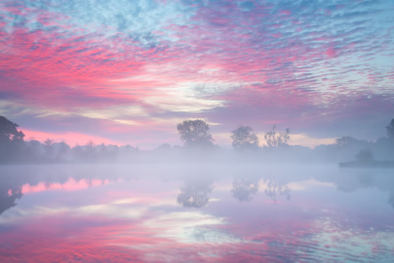 Avondrood op de Drentsche Aa in de zomer
