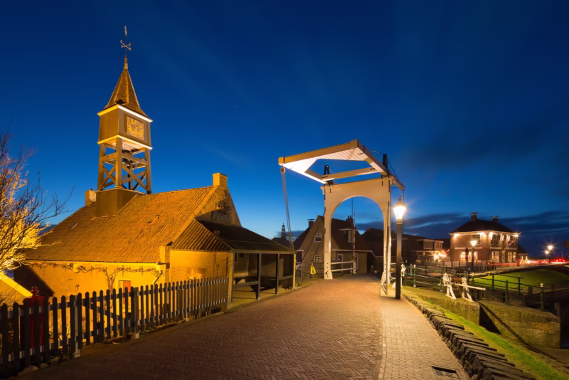 Hindeloopen bij nacht