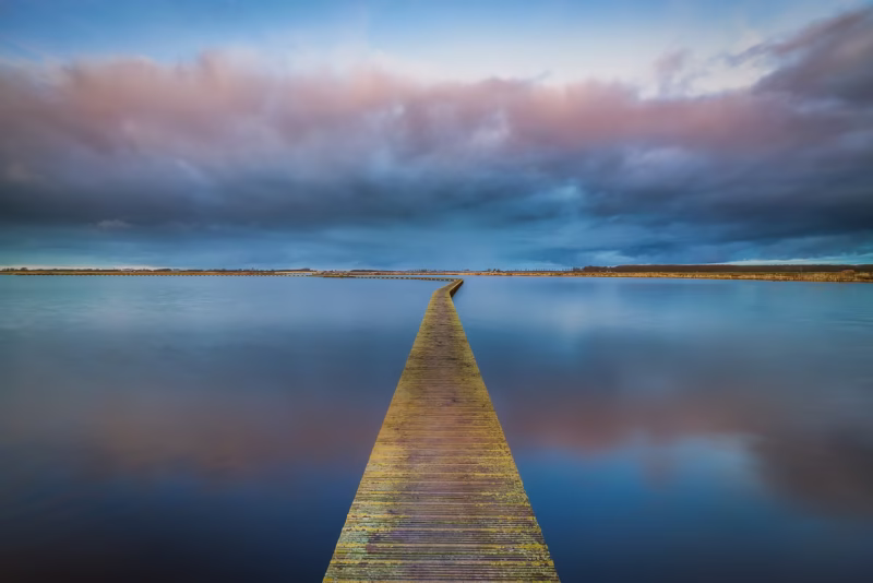 Een mooie wolkenlucht boven het Roegwold