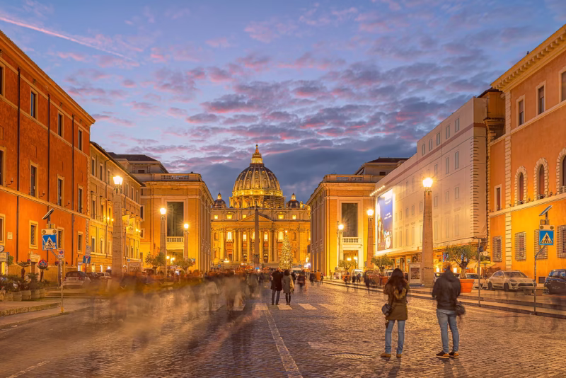 Het Sint Pietersplein in Rome, Italië